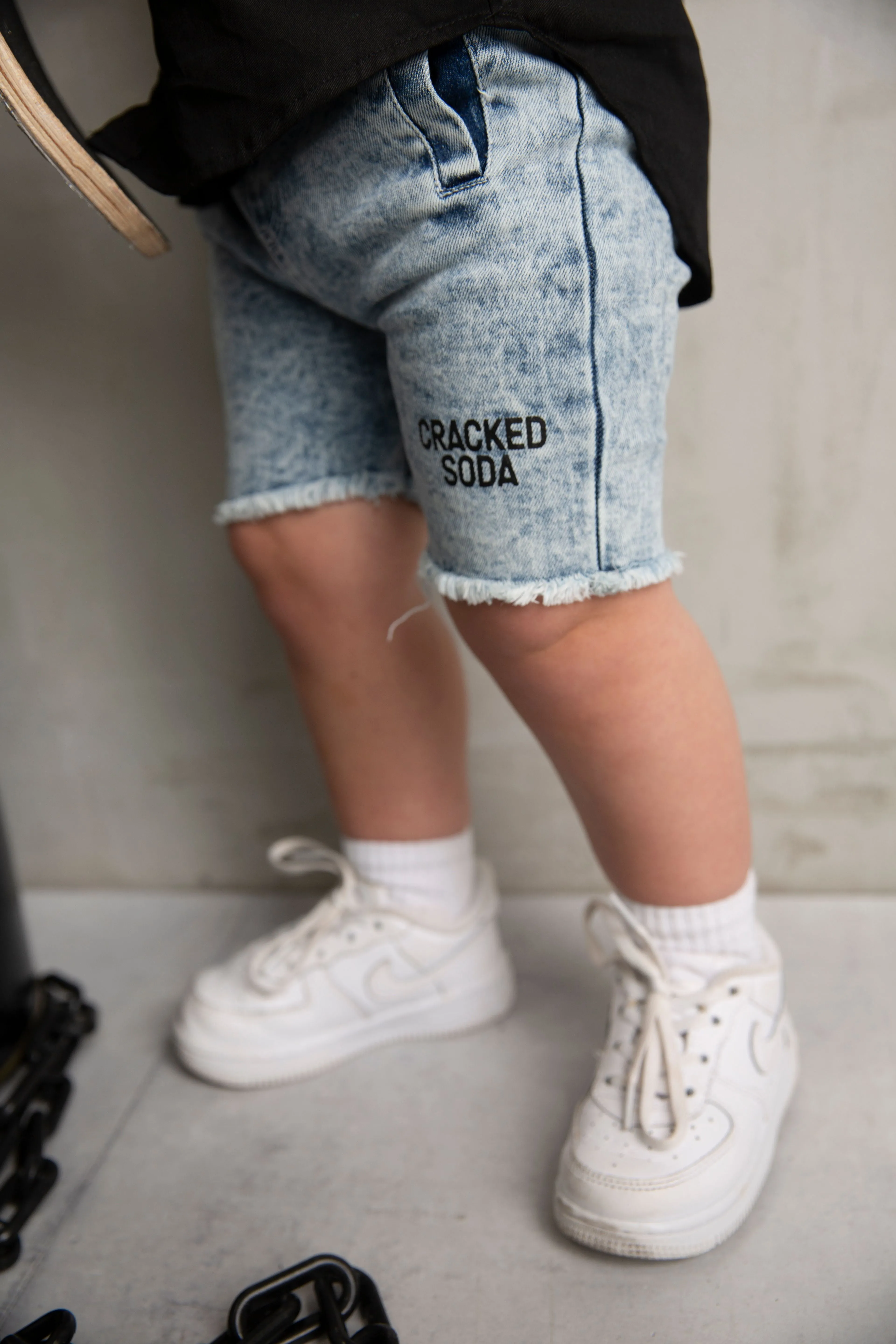 Dustin Cracked Soda Denim Shorts - Blue