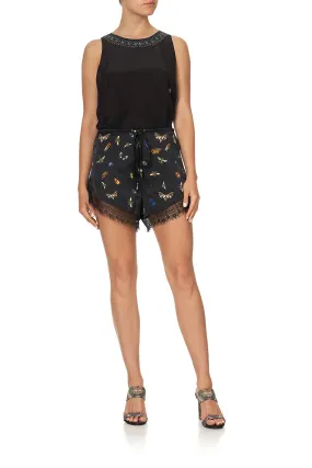 LOOSE LACE HEM SHORT LOVE BUG