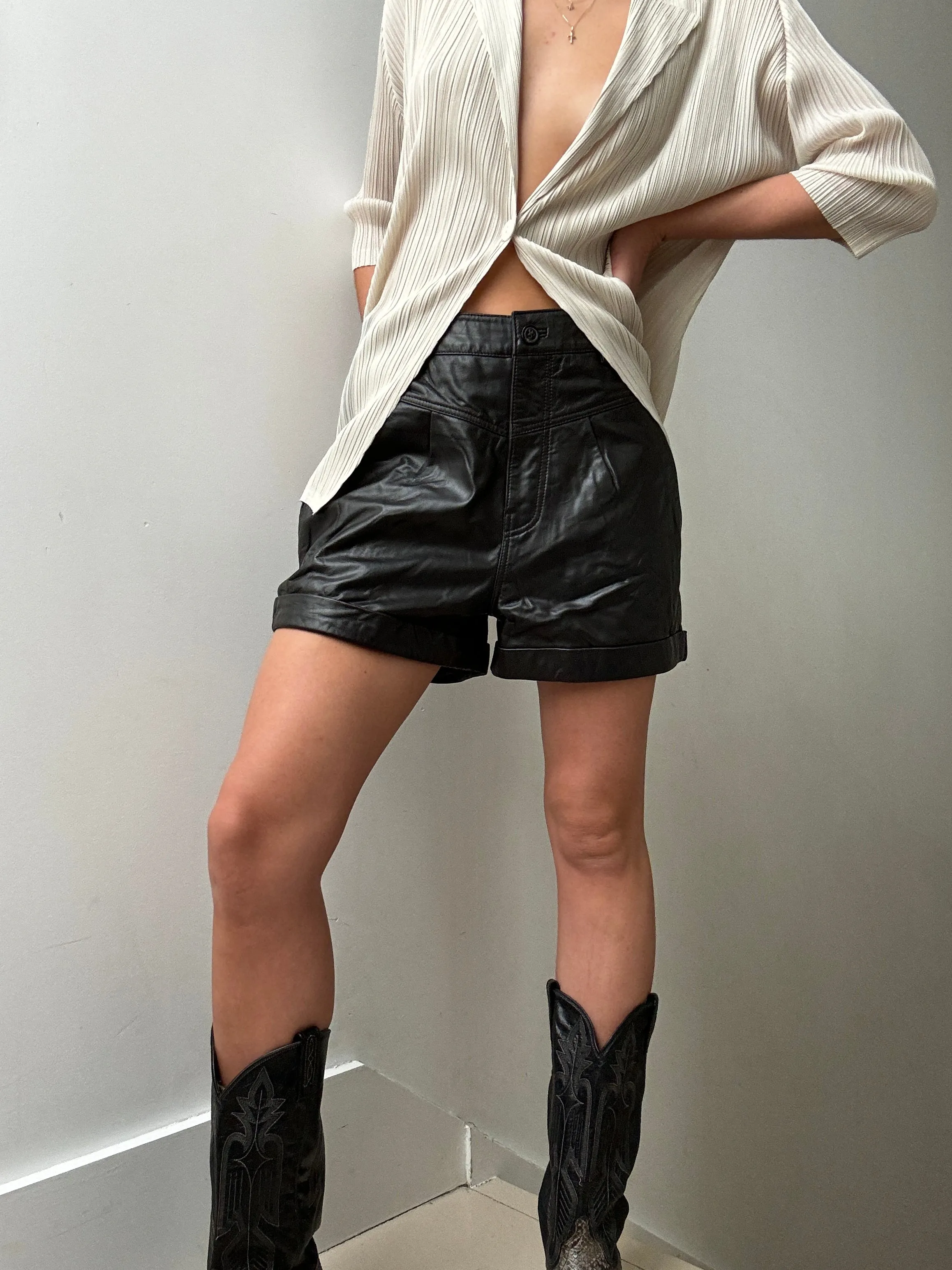 The Leandro Short Dark Brown