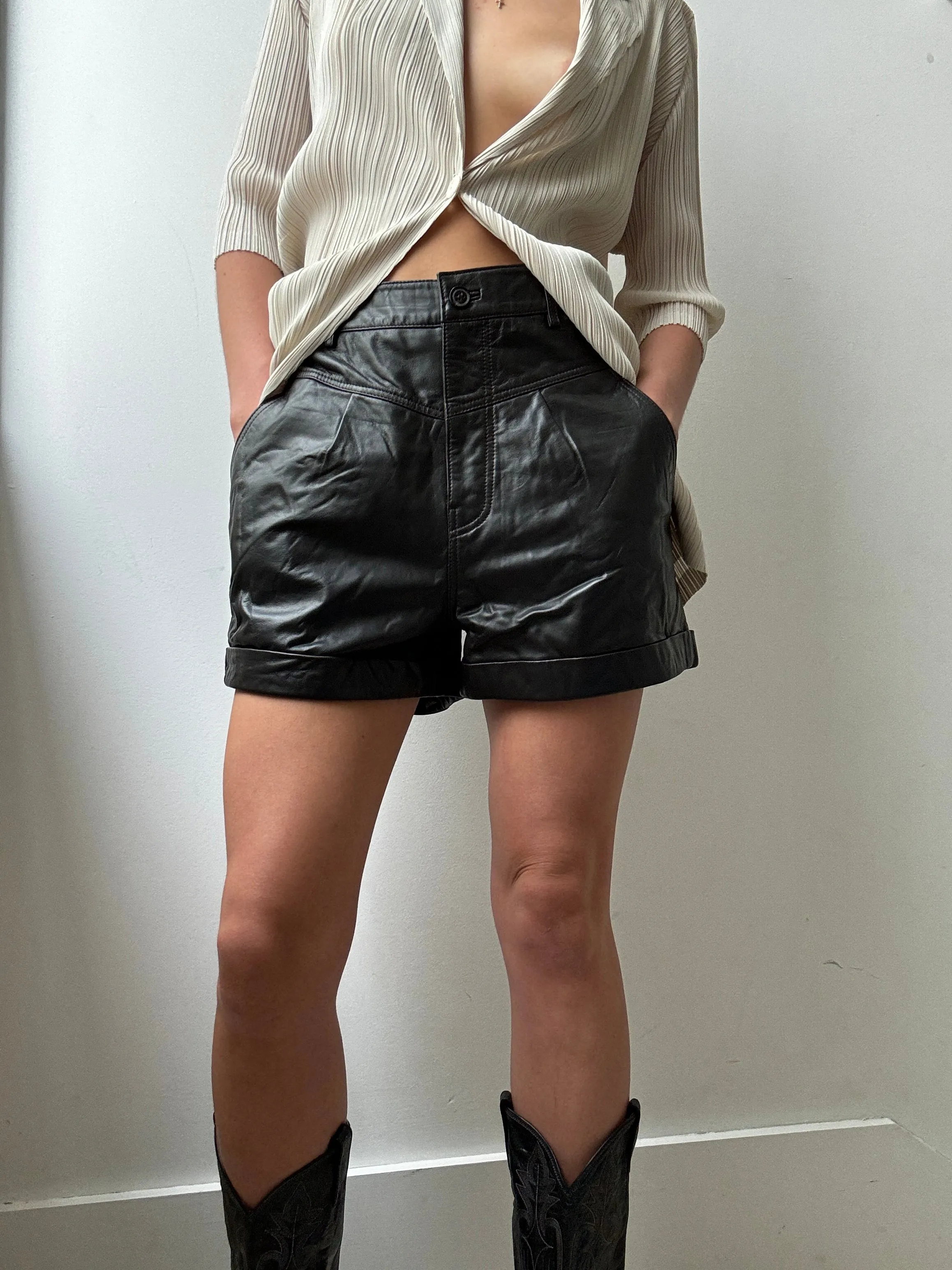 The Leandro Short Dark Brown