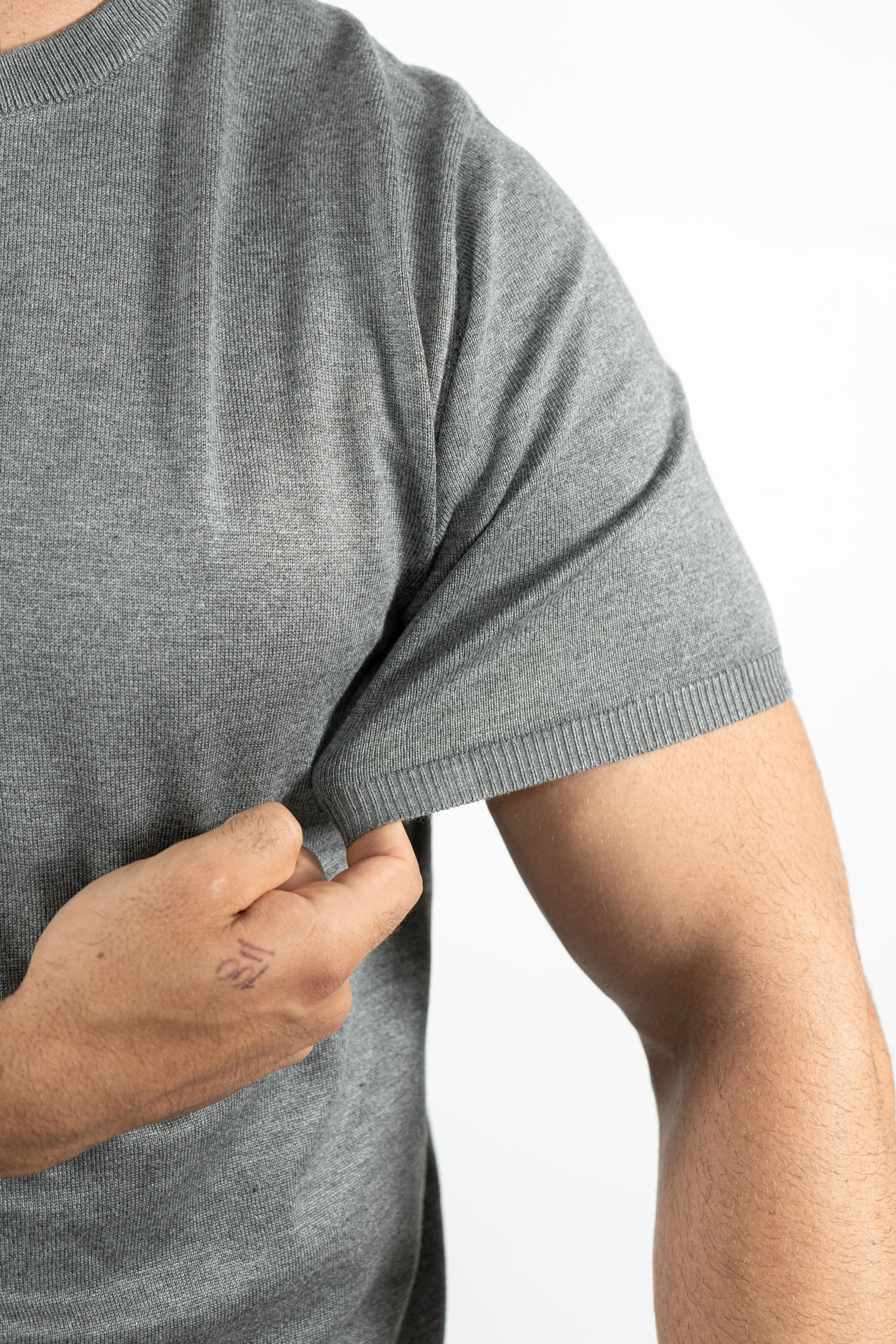 THE LUCA - KNITTED SLIM FIT T-SHIRT