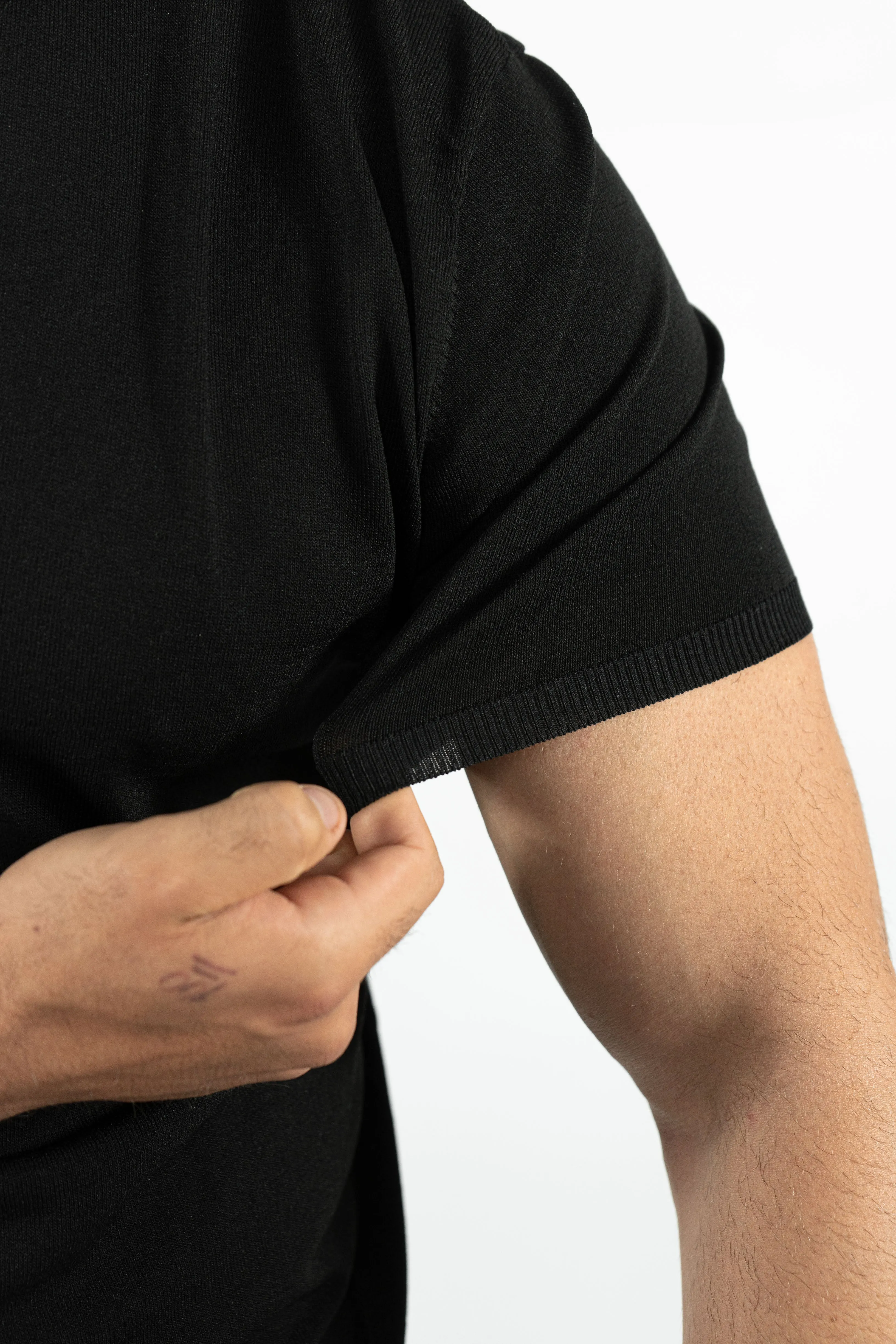 THE LUCA - KNITTED SLIM FIT T-SHIRT