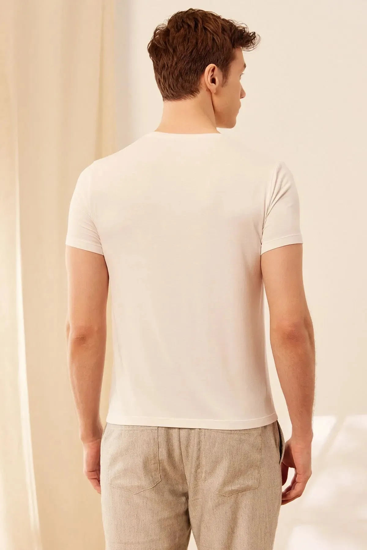 White Fersatile Short Sleeve Round Collar & More Natural Modal Men's Pocket T-Shirt